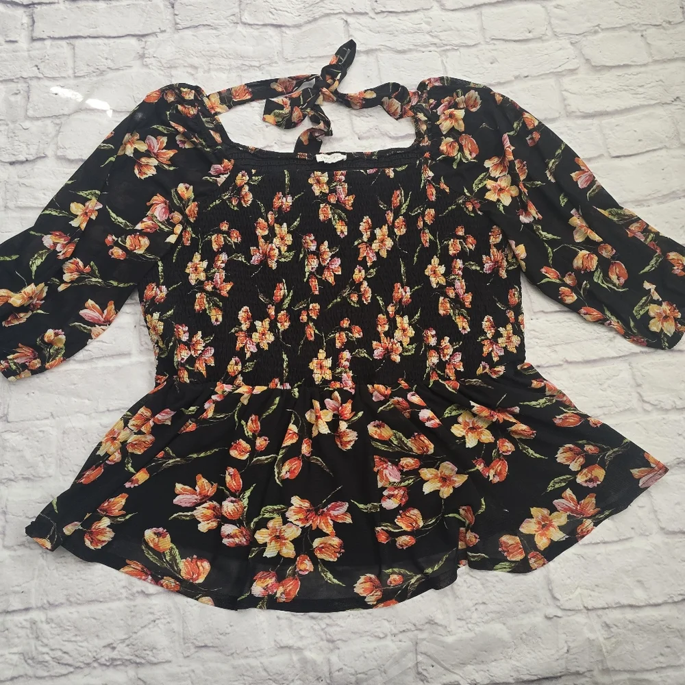 Floral Black Blouse with Tie Detail Size 2X - Picture 1 of 2